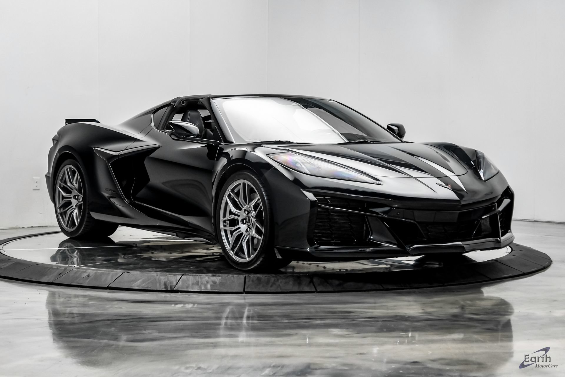 Used 2024 Chevrolet Corvette Z06 RWD image 31