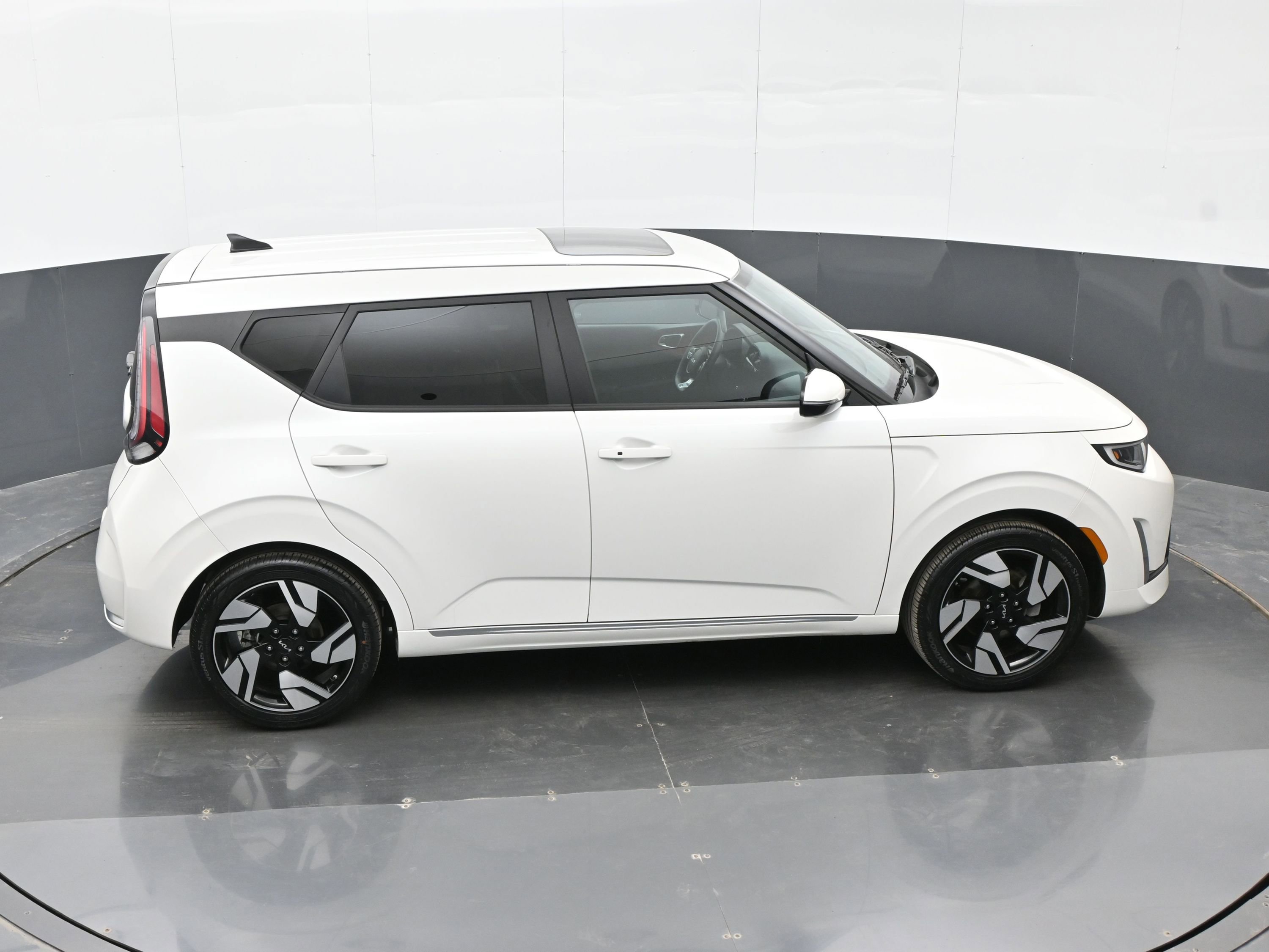 Used 2025 Kia Soul GT-Line w/ GT-Line Technology Package image 25