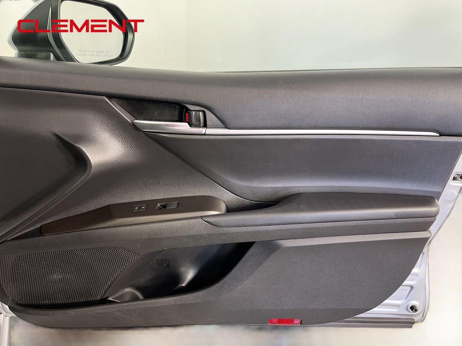 Used 2022 Toyota Camry SE FWD image 32