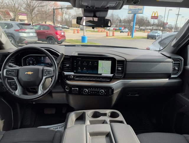 Used 2022 Chevrolet Silverado 1500 LT AWD/4WD image 26