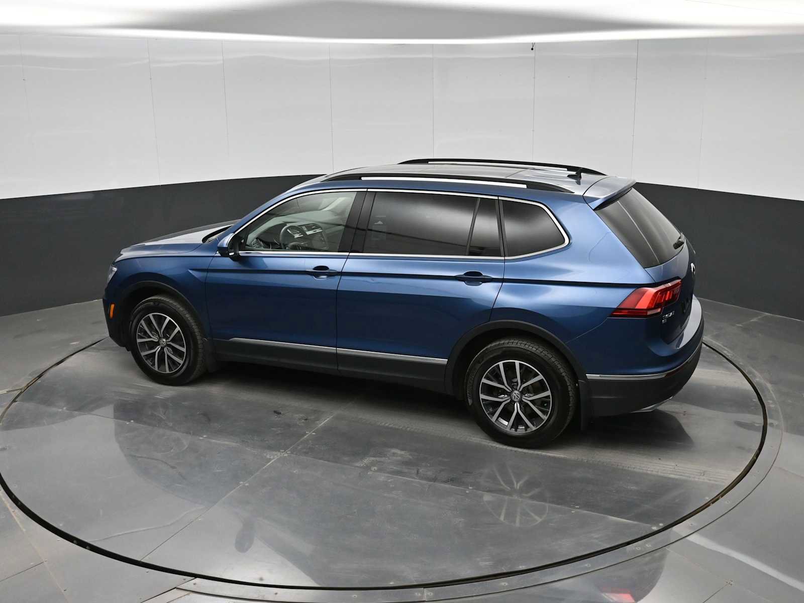 Used 2018 Volkswagen Tiguan SE AWD/4WD image 27