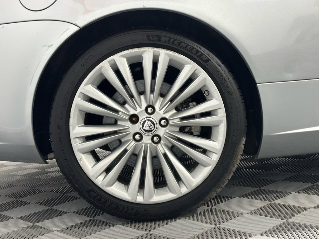 Used 2010 Jaguar XK Coupe image 40