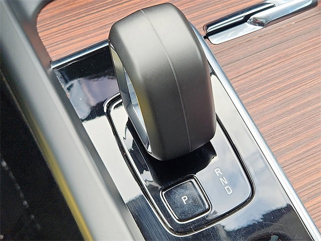 Used 2024 Volvo XC60 B5 Plus image 12