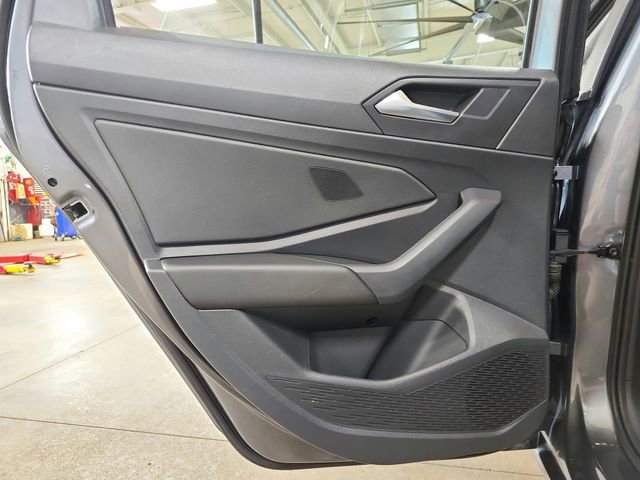 Used 2023 Volkswagen Jetta SE image 21