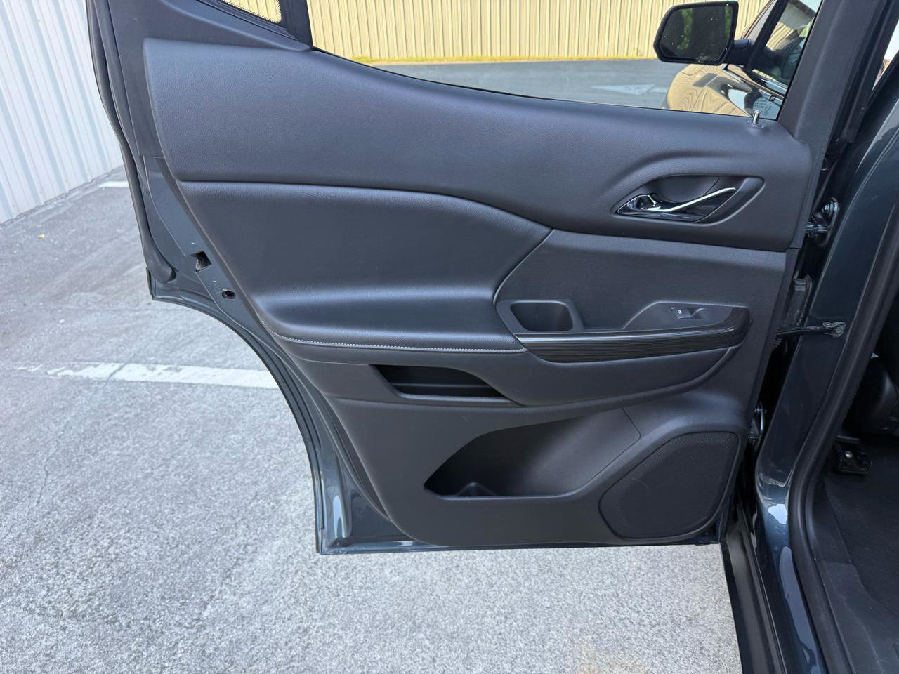 Used 2019 GMC Acadia SLT w/ Black Edition image 23