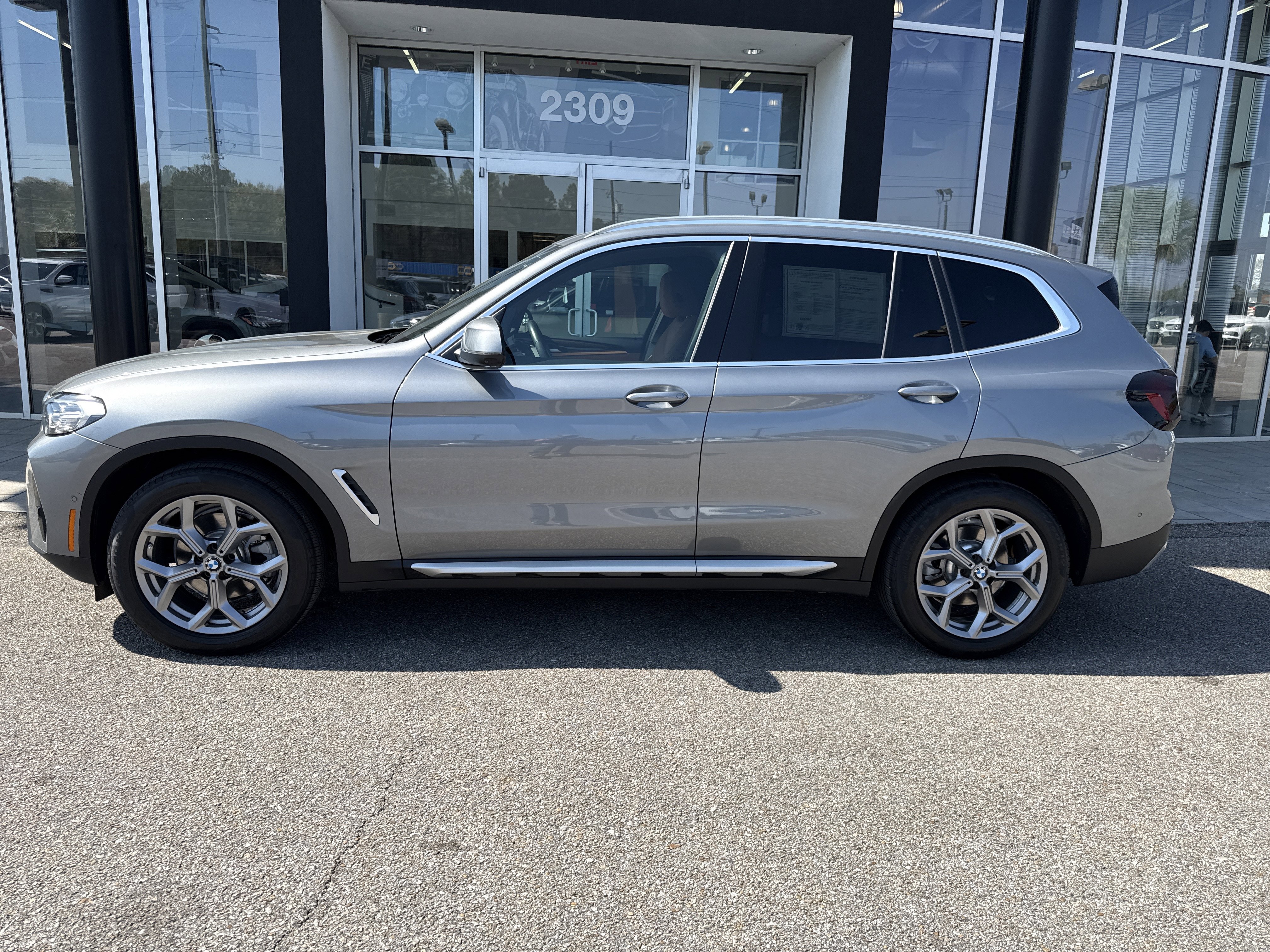 Used 2023 BMW X3 sDrive30i w/ Premium Package image 2
