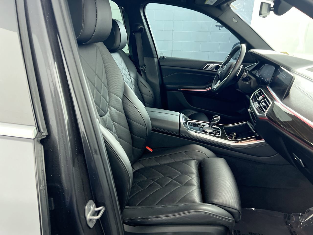 Used 2023 BMW X5 xDrive40i AWD/4WD image 29