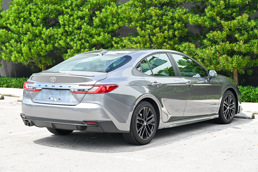 Used 2025 Toyota Camry SE w/ Multimedia Upgrade Package FWD image 4