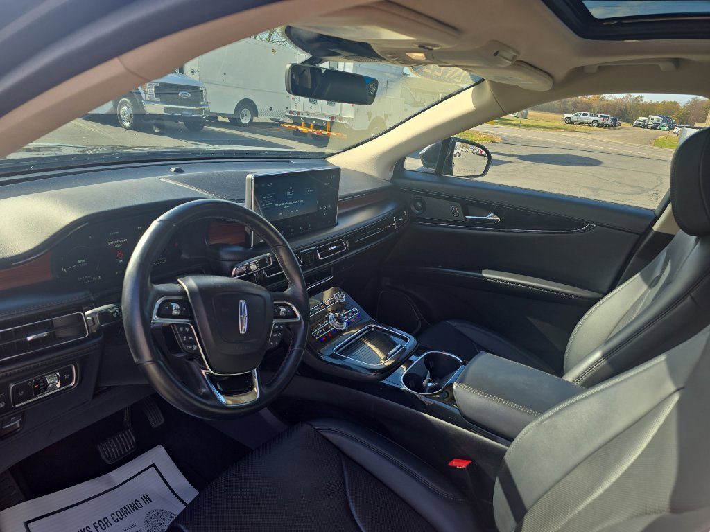 Used 2022 Lincoln Nautilus Reserve w/ Equipment Group 201A image 17