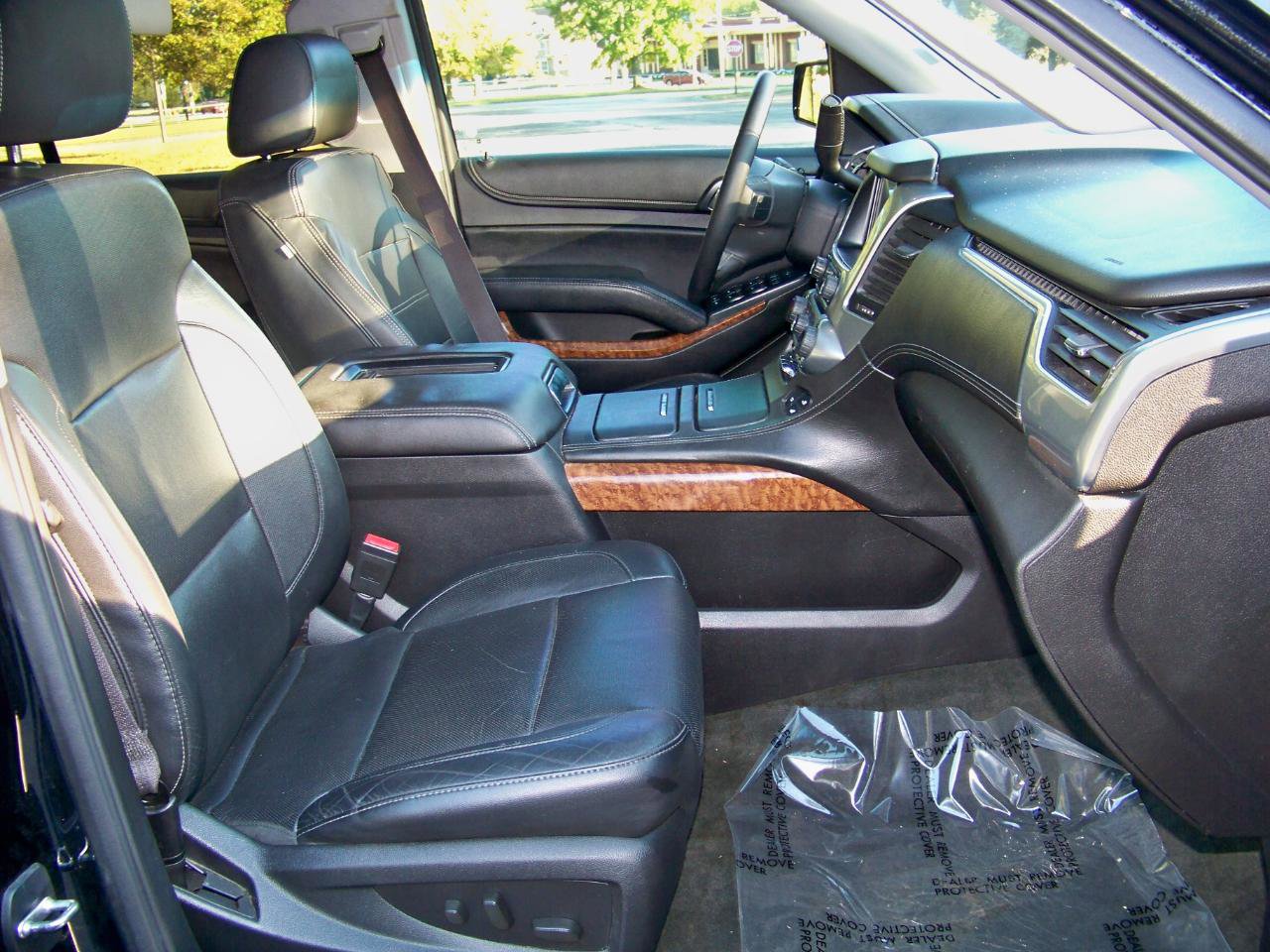 Used 2015 Chevrolet Suburban LTZ image 35