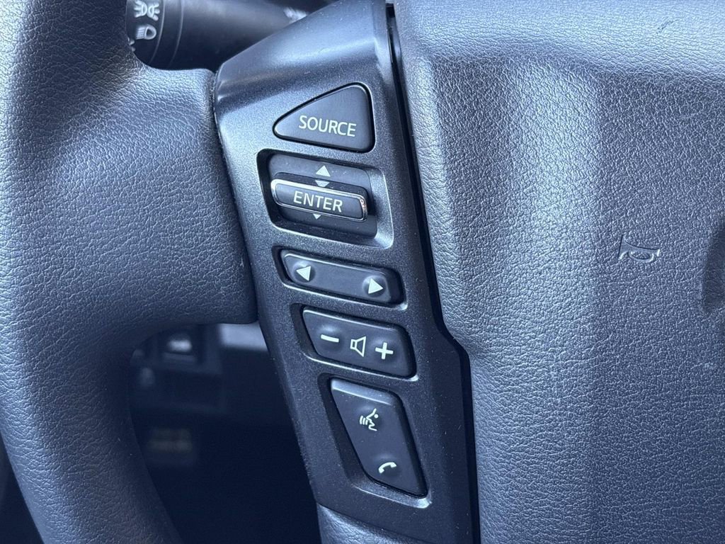 Used 2023 Nissan Frontier SV image 27