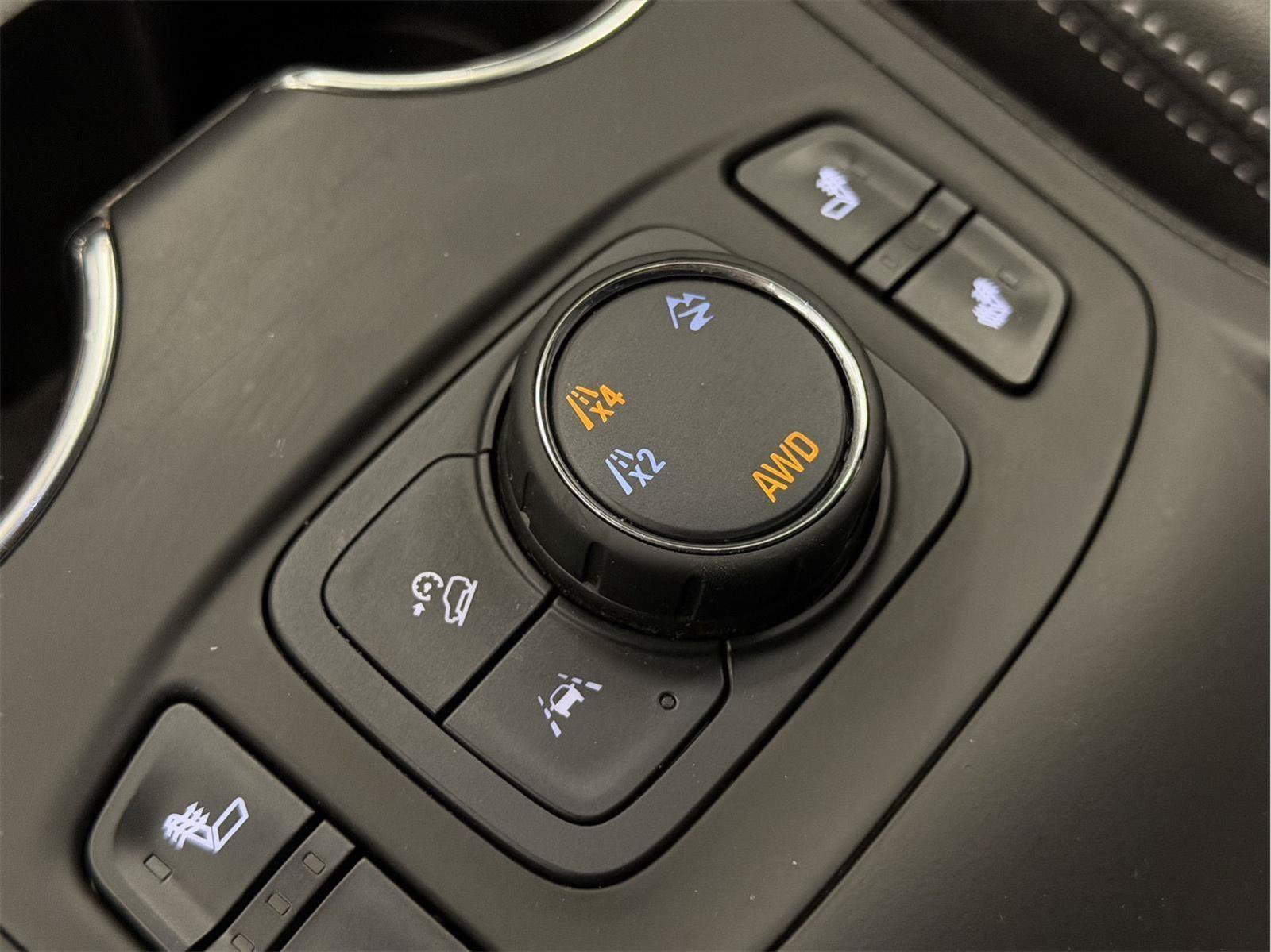 Certified 2024 GMC Terrain SLT AWD/4WD image 20