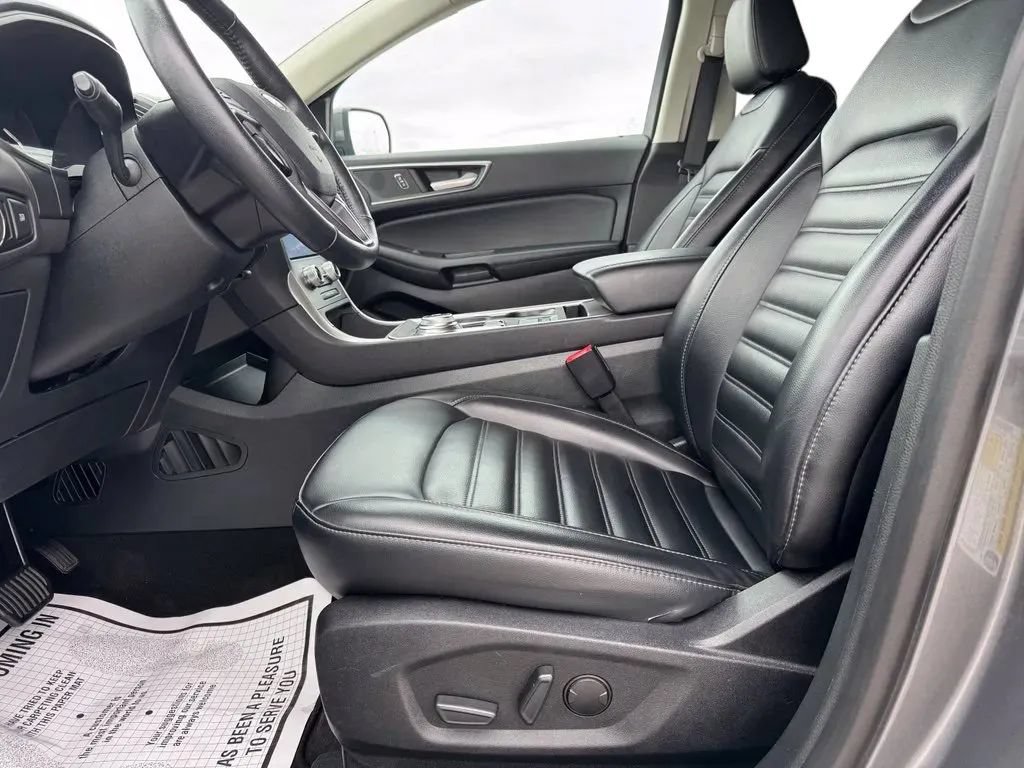 Used 2024 Ford Edge SEL AWD/4WD image 9
