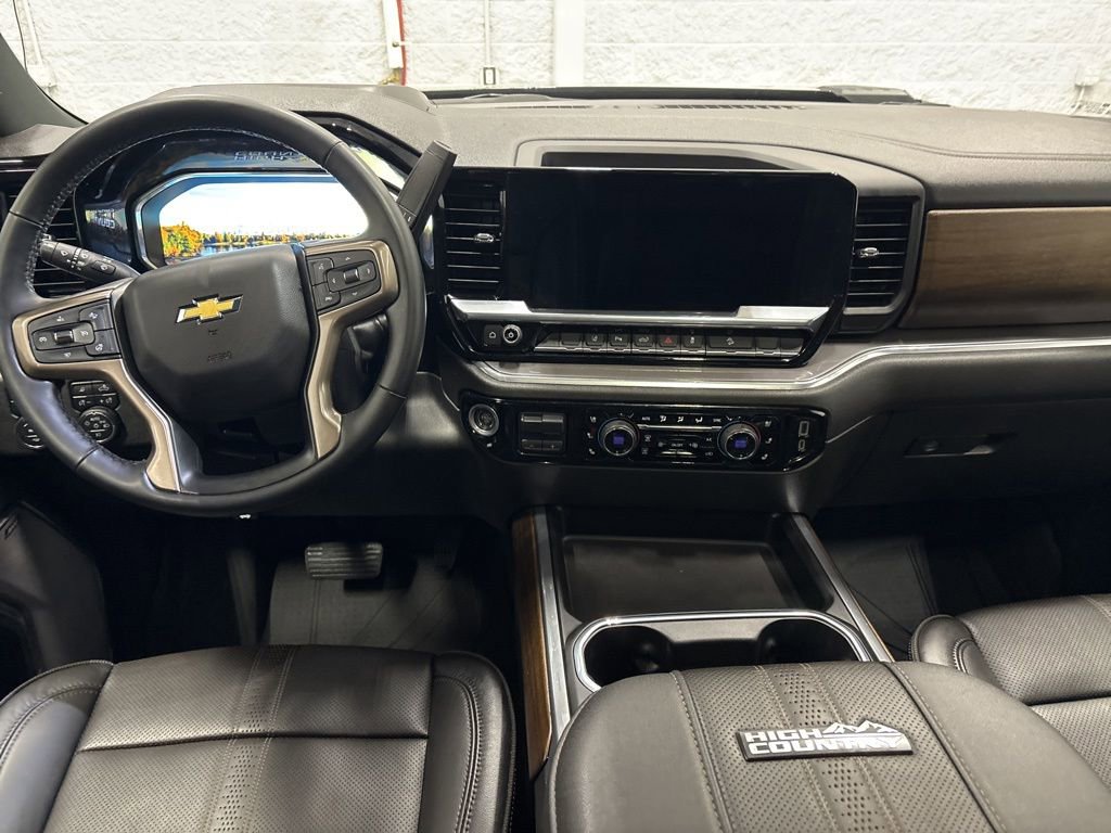 Used 2024 Chevrolet Silverado 2500 High Country w/ High Country Premium Package image 12