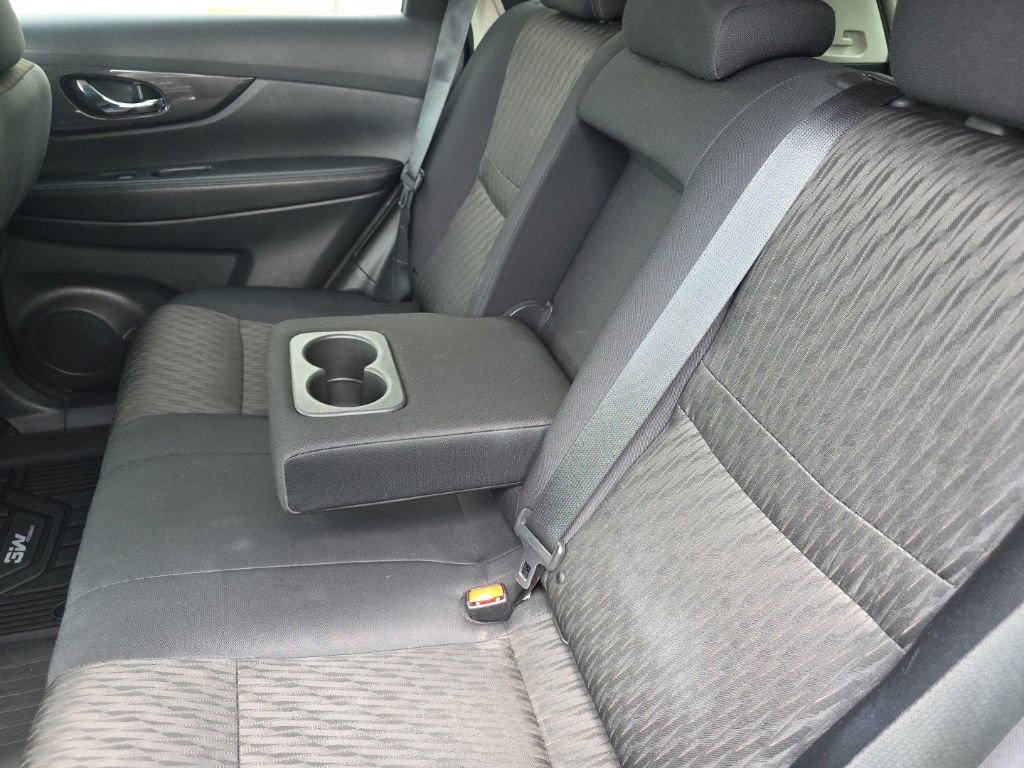 Used 2019 Nissan Rogue SV image 18