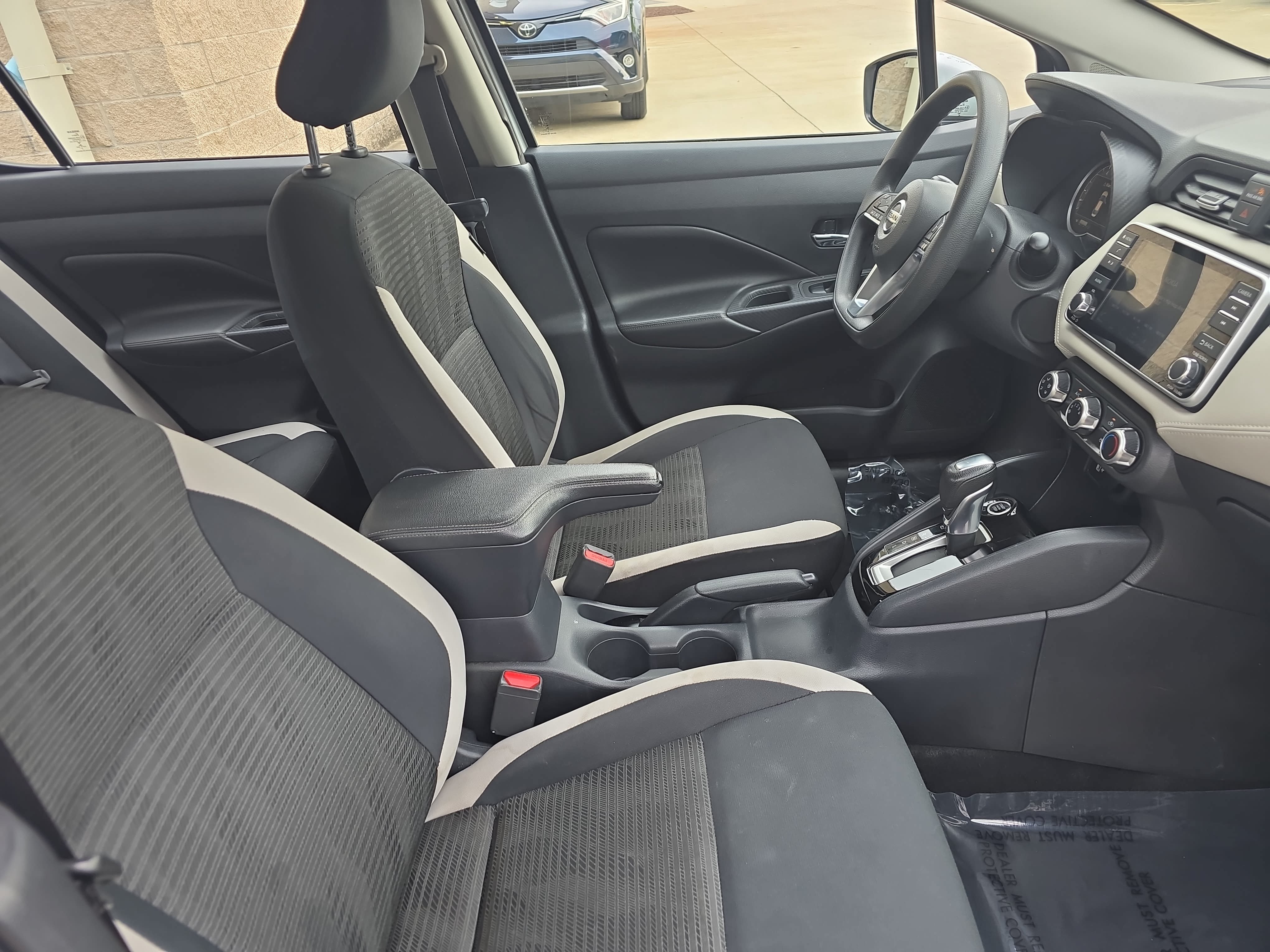 Used 2020 Nissan Versa SV FWD image 10