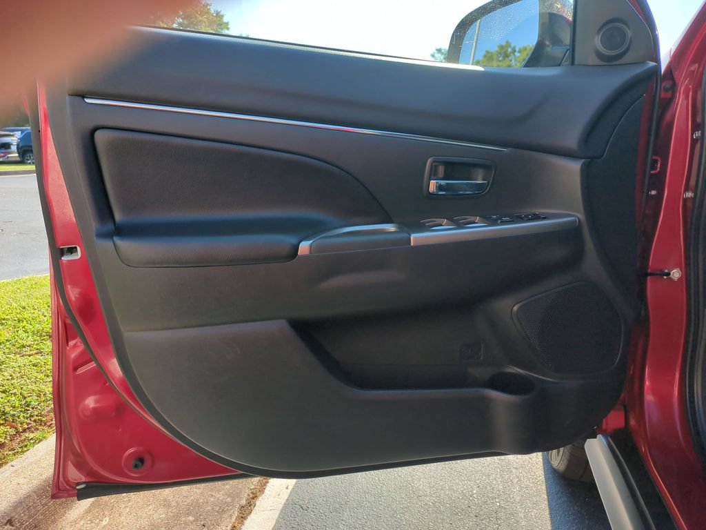 Used 2025 Mitsubishi Outlander Sport SE AWD/4WD image 11
