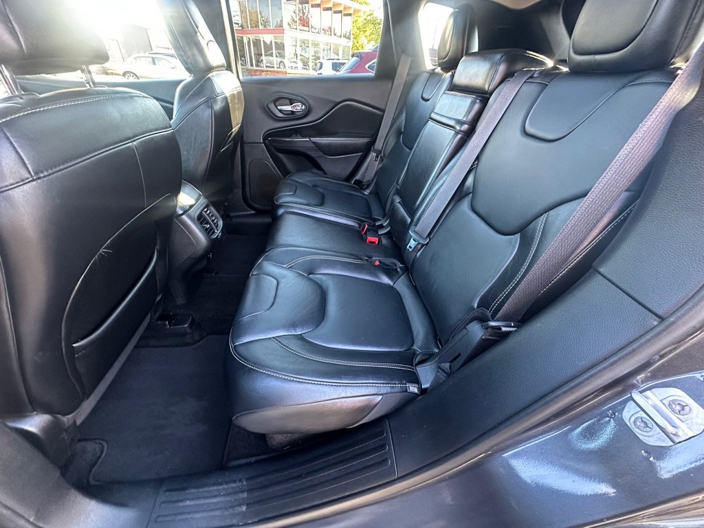 Used 2015 Jeep Cherokee Limited image 20