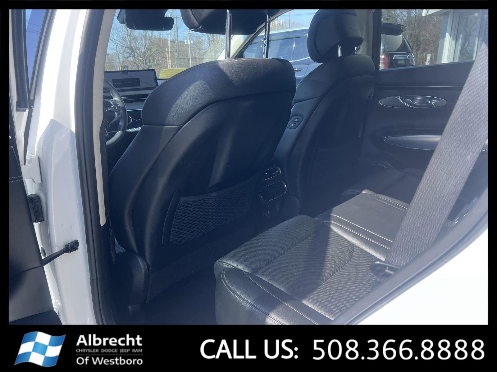 Used 2022 Genesis GV70 2.5T w/ Select Package image 12