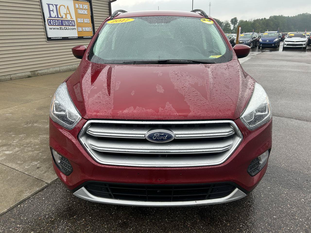 Used 2017 Ford Escape SE w/ Equipment Group 201A FWD image 2