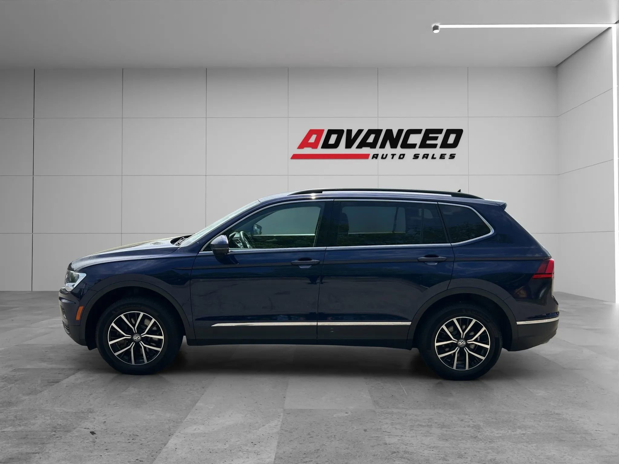 Used 2021 Volkswagen Tiguan SE image 4