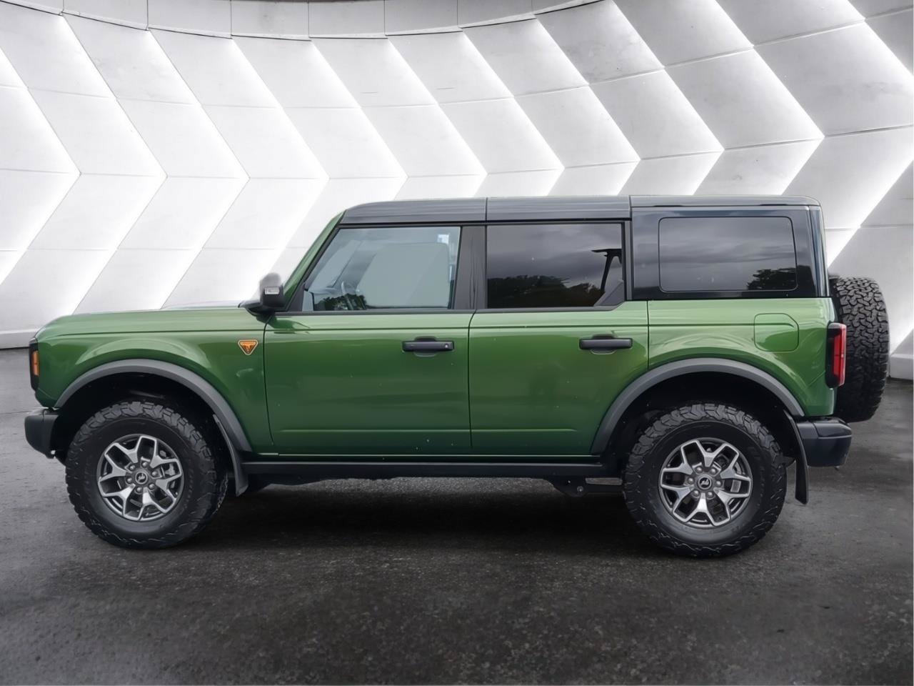 Used 2025 Ford Bronco Badlands AWD/4WD image 6