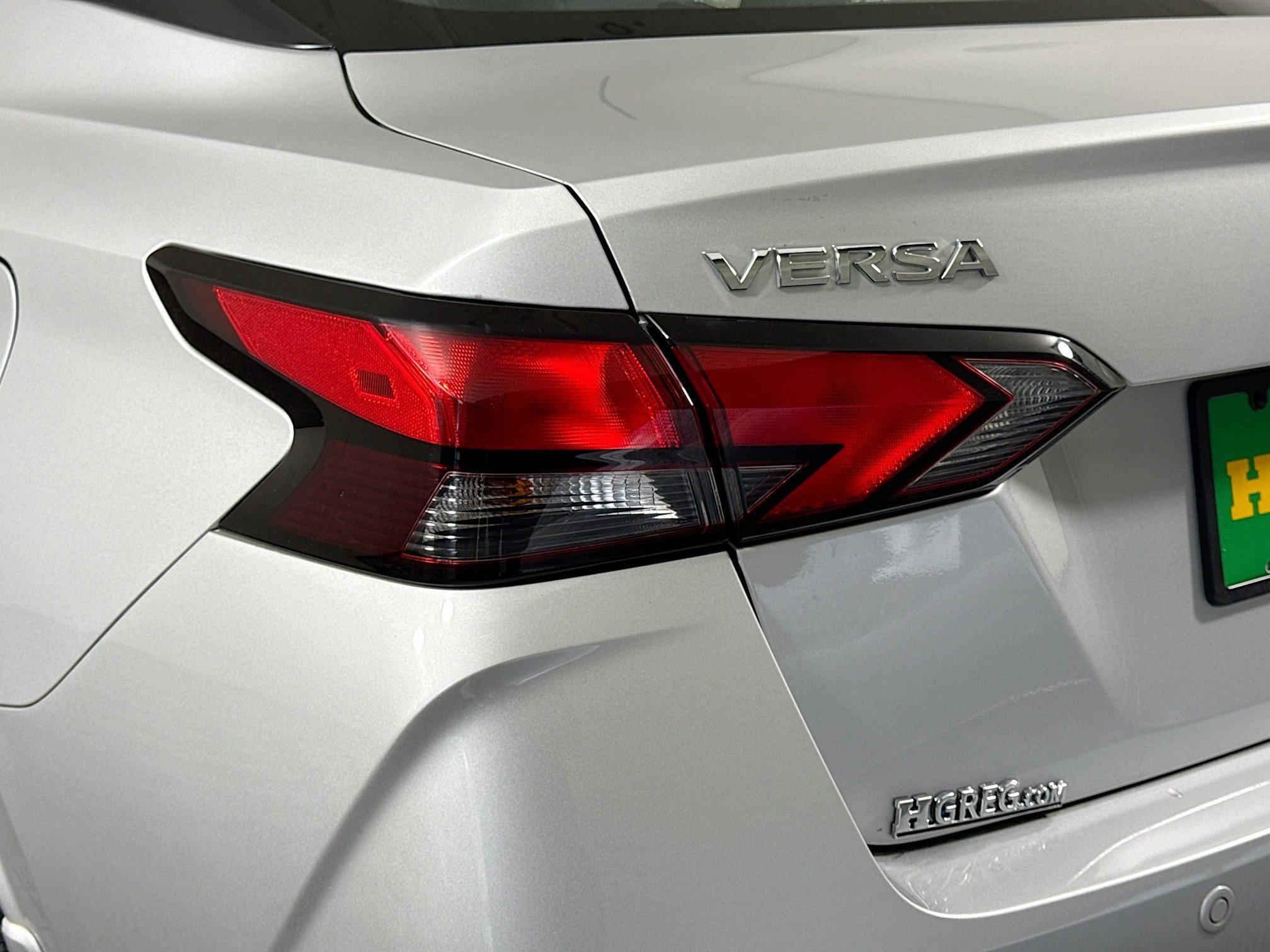 Used 2022 Nissan Versa S w/ Trunk Package image 35