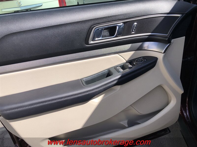 Used 2018 Ford Explorer XLT w/ Equipment Group 201A FWD image 9