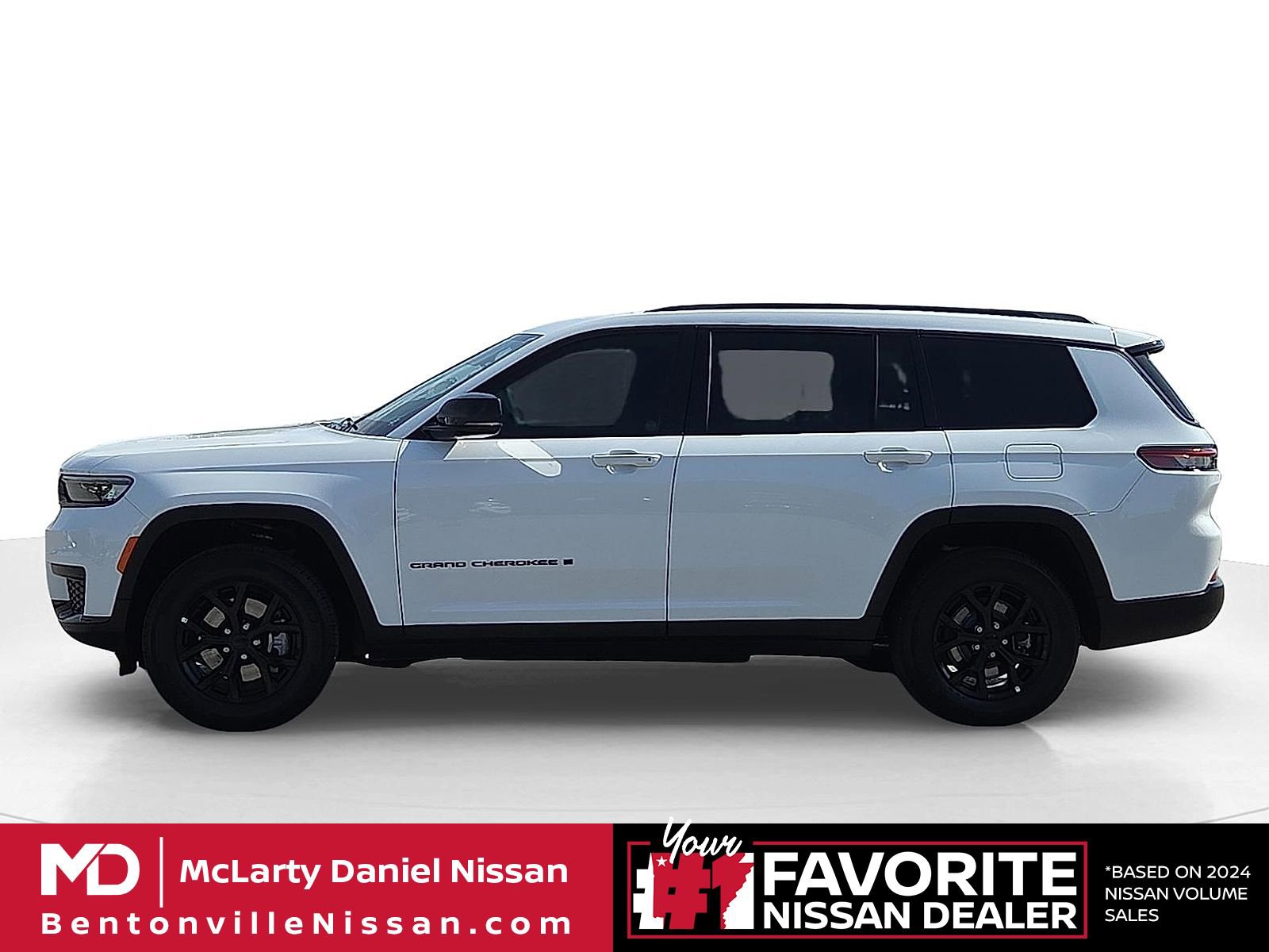 Used 2025 Jeep Grand Cherokee L Altitude AWD/4WD image 3