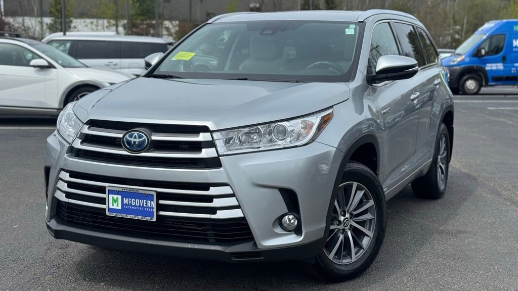 Used 2017 Toyota Highlander XLE AWD/4WD image 1