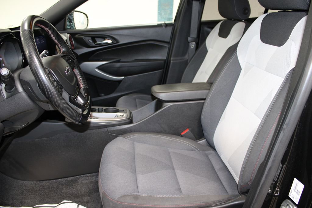 Used 2024 Chevrolet Trax RS w/ Driver Confidence Package image 19