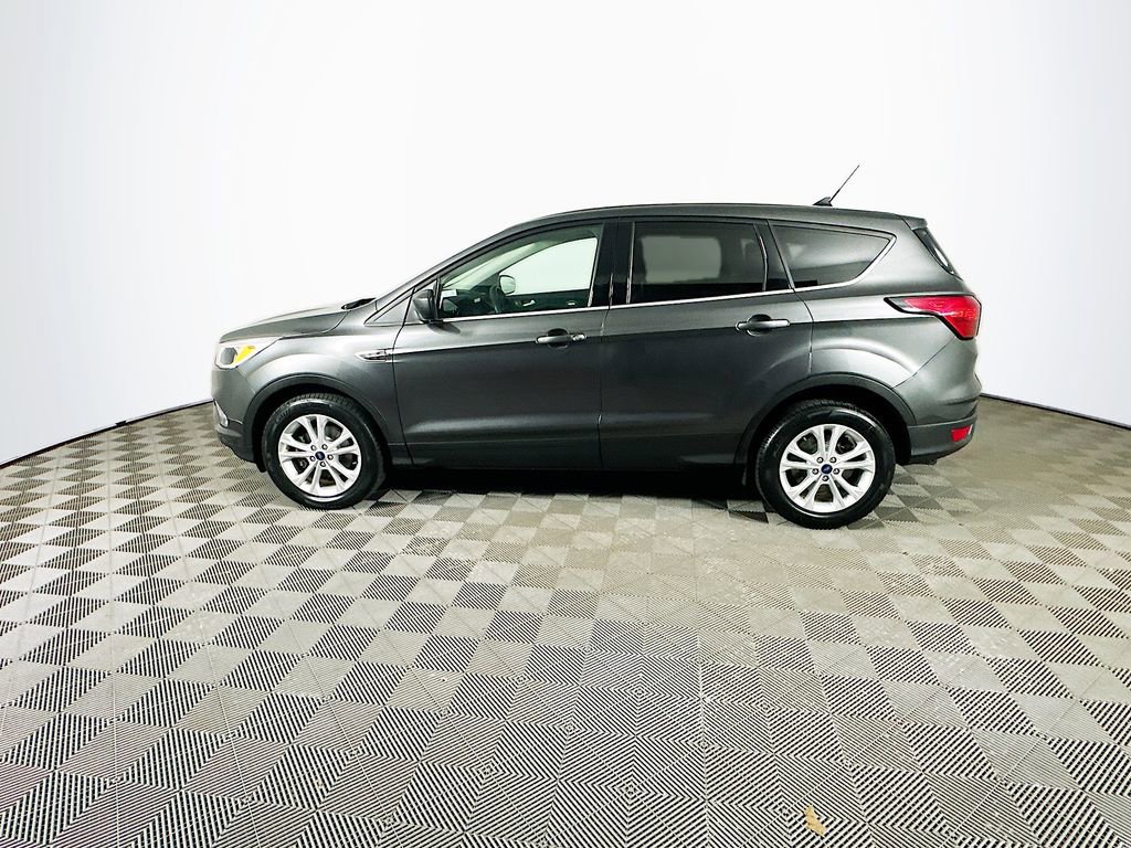 Used 2019 Ford Escape SE FWD image 6