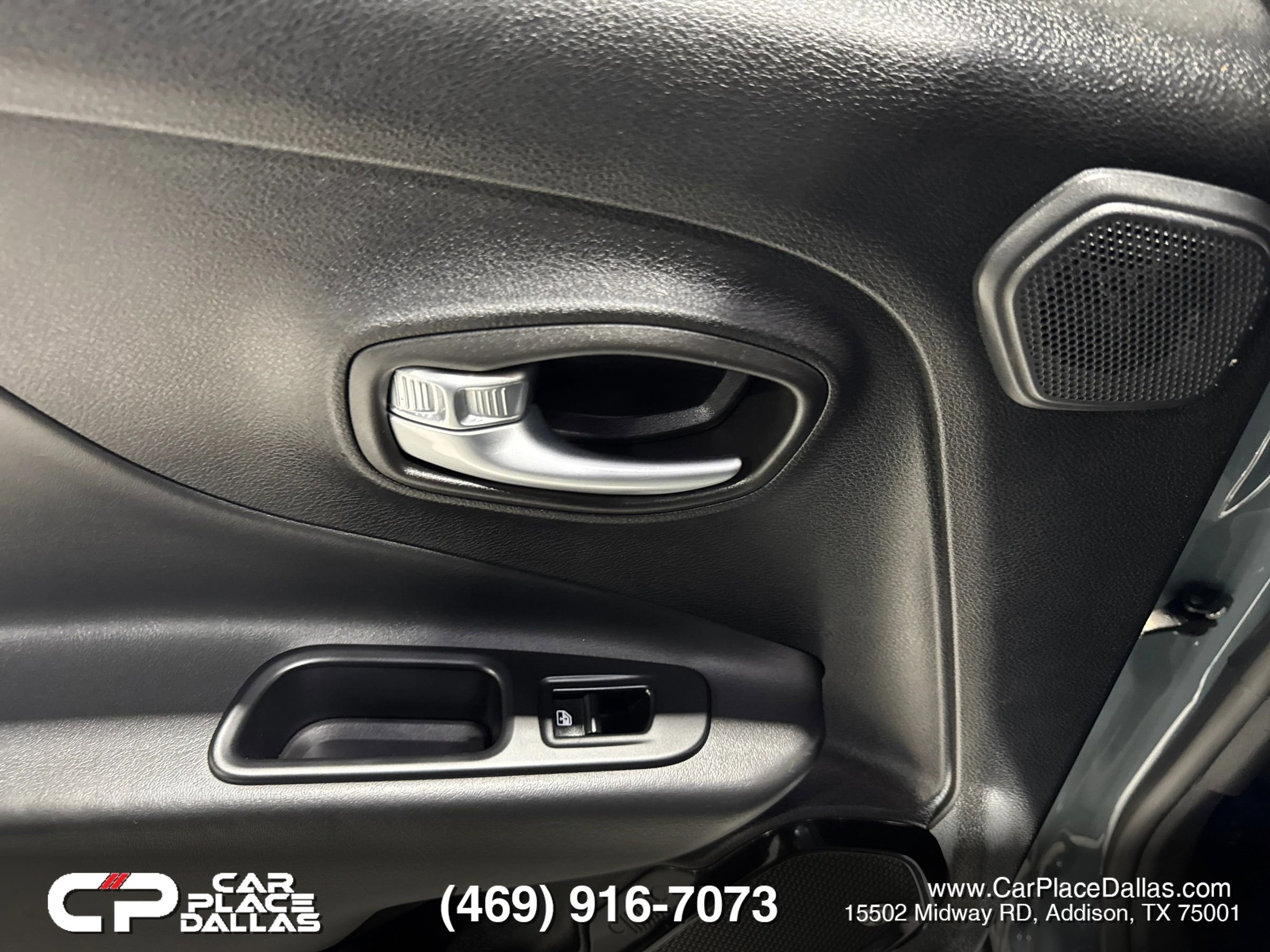 Used 2017 Jeep Renegade Altitude image 17