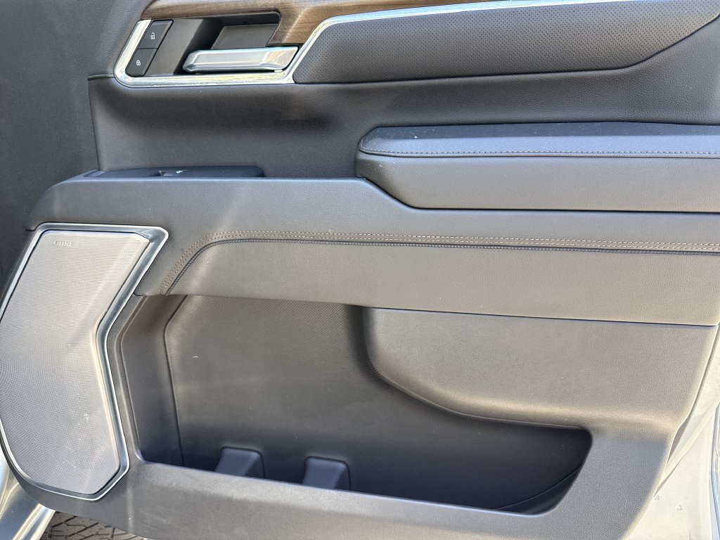 Used 2024 Chevrolet Silverado 2500 High Country w/ High Country Premium Package AWD/4WD image 14