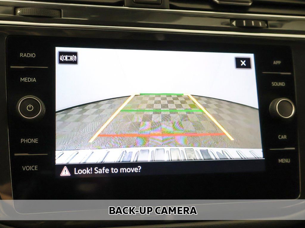 Used 2023 Volkswagen Tiguan SE image 5