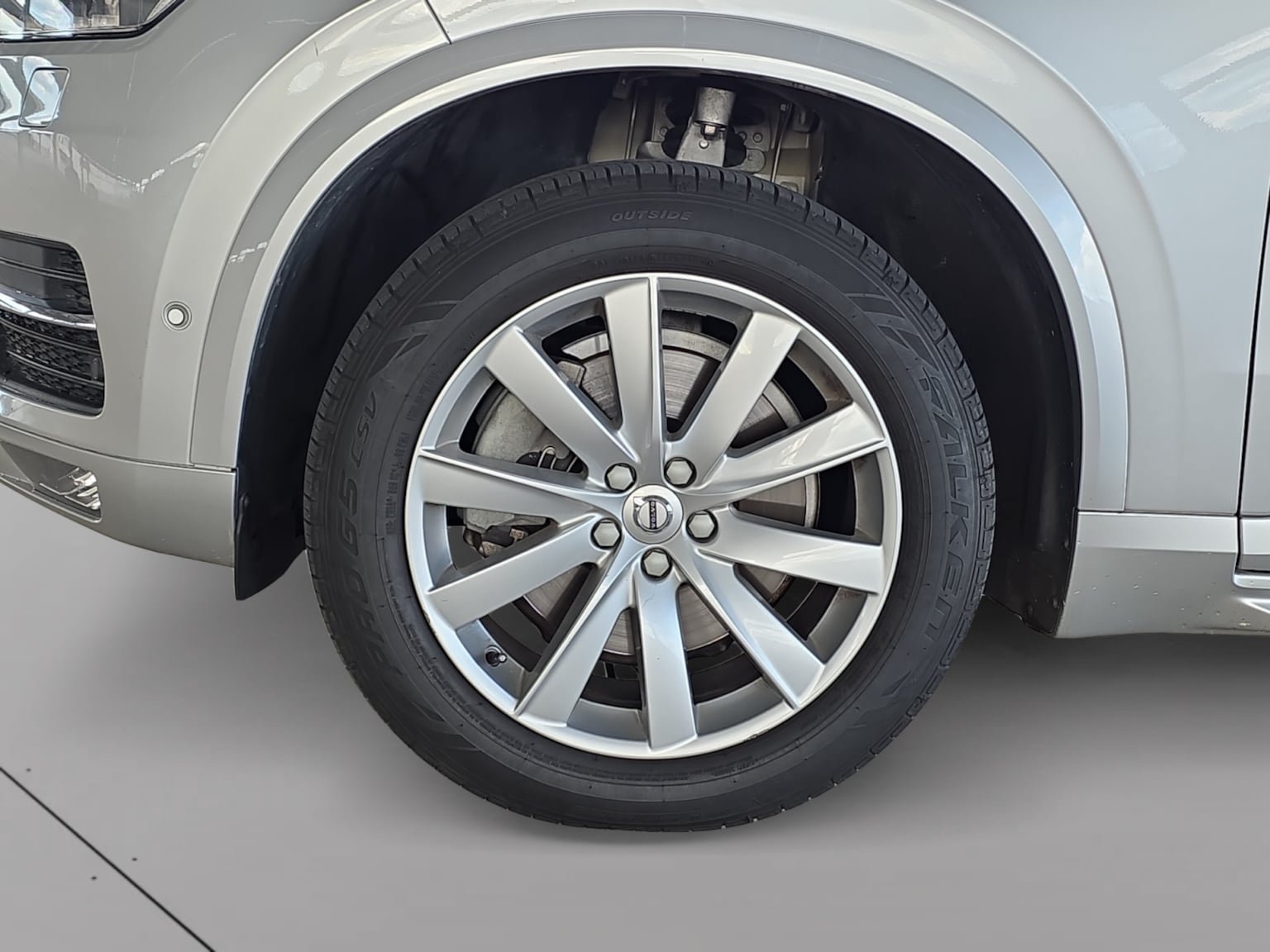 Used 2016 Volvo XC90 T6 Momentum AWD/4WD image 5