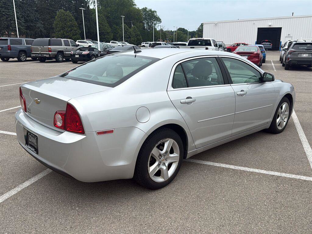 Used 2010 Chevrolet Malibu LS FWD image 14