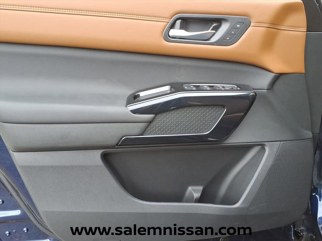 New 2026 Nissan Pathfinder Platinum w/ Cargo Package image 11