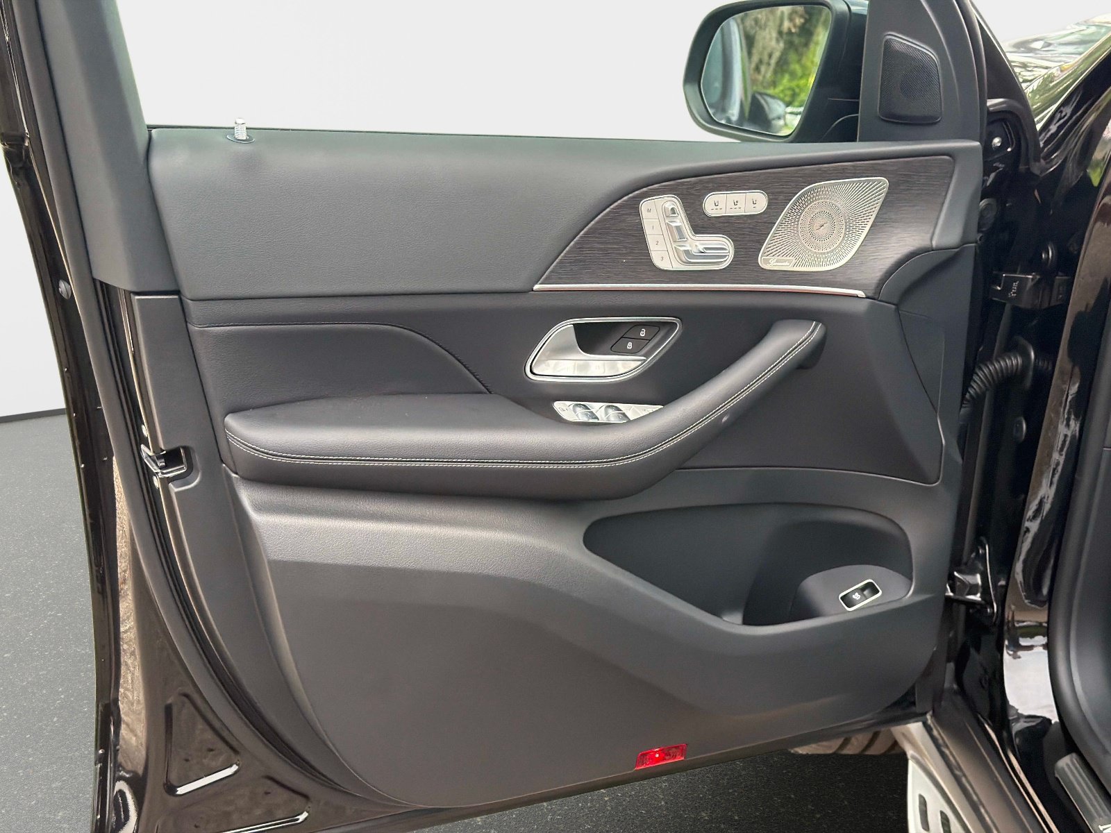 New 2026 Mercedes-Benz GLS 580 4MATIC image 17