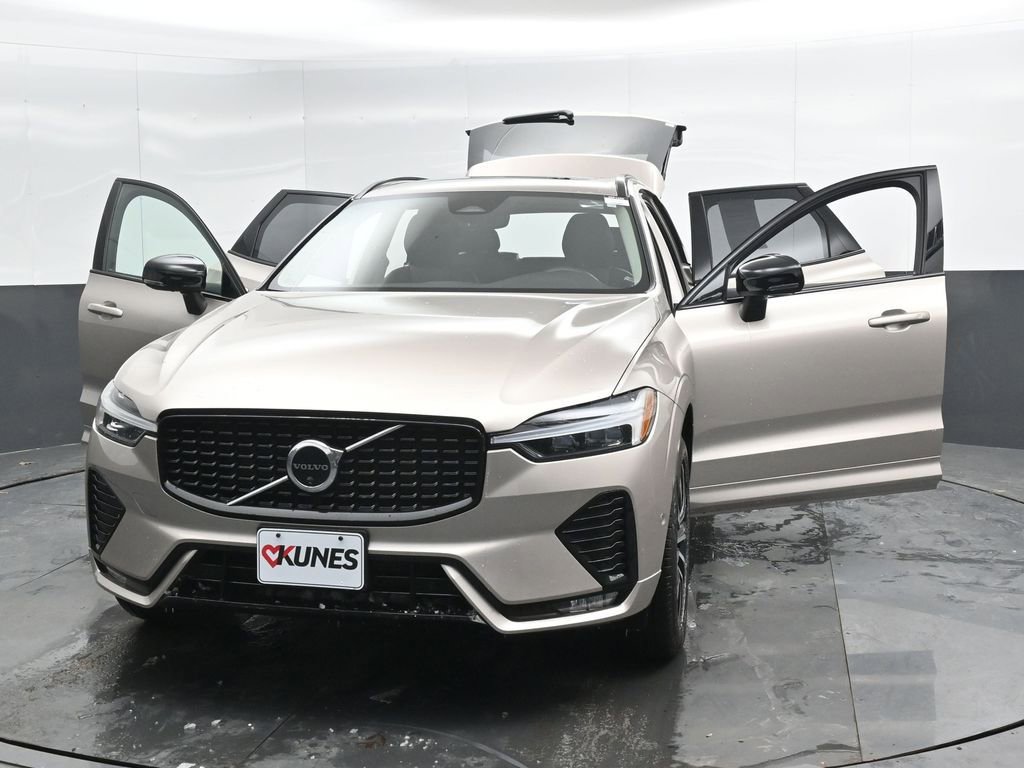 Used 2025 Volvo XC60 B5 Plus image 51