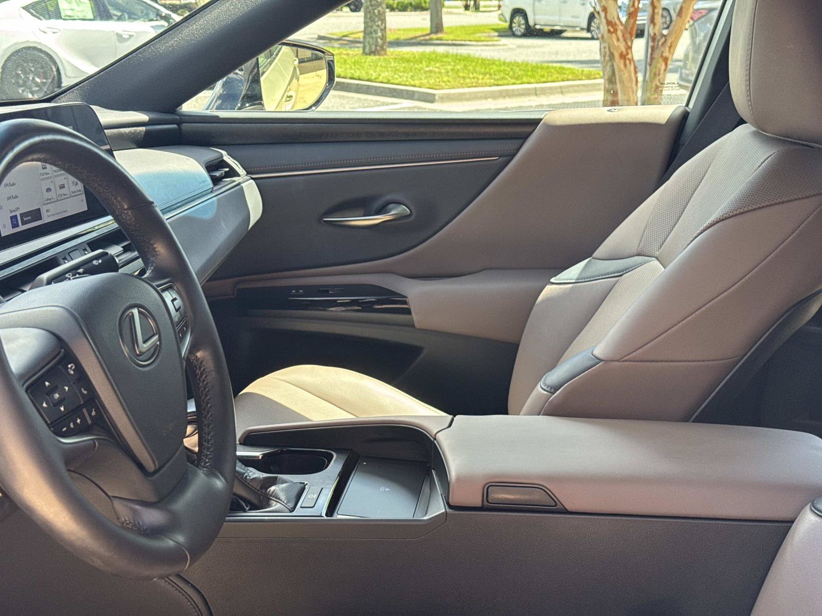 Used 2023 Lexus ES 350 w/ Premium Package FWD image 15