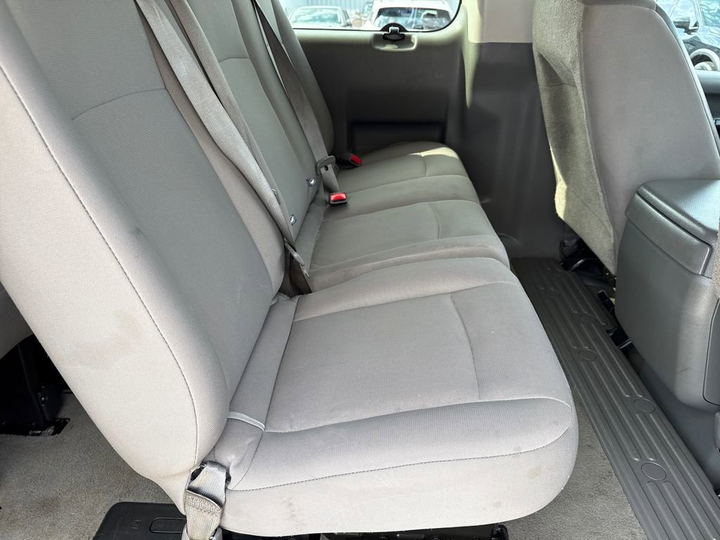 Used 2021 Nissan NV 3500 SV image 17