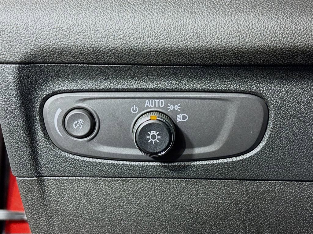 Certified 2023 Buick Envision Essence w/ Sport Touring Package image 13