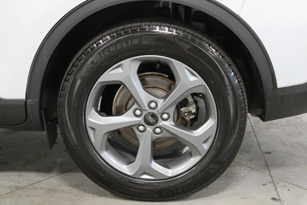 Used 2025 Ford Escape ST-Line Select w/ Class II Trailer Tow Package AWD/4WD image 19
