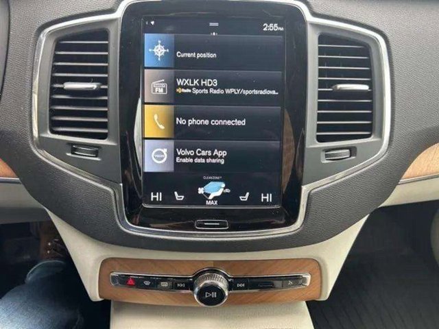 Used 2022 Volvo XC90 T5 Momentum w/ Climate Package image 11