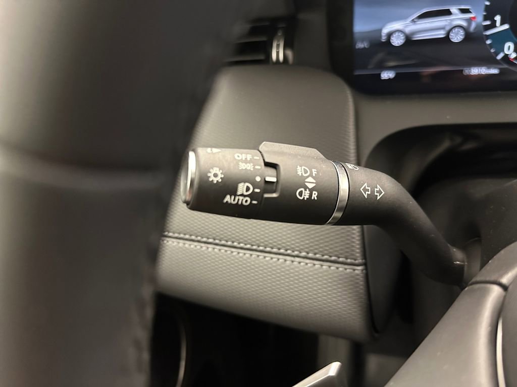 Used 2025 Land Rover Discovery Sport Dynamic SE image 19