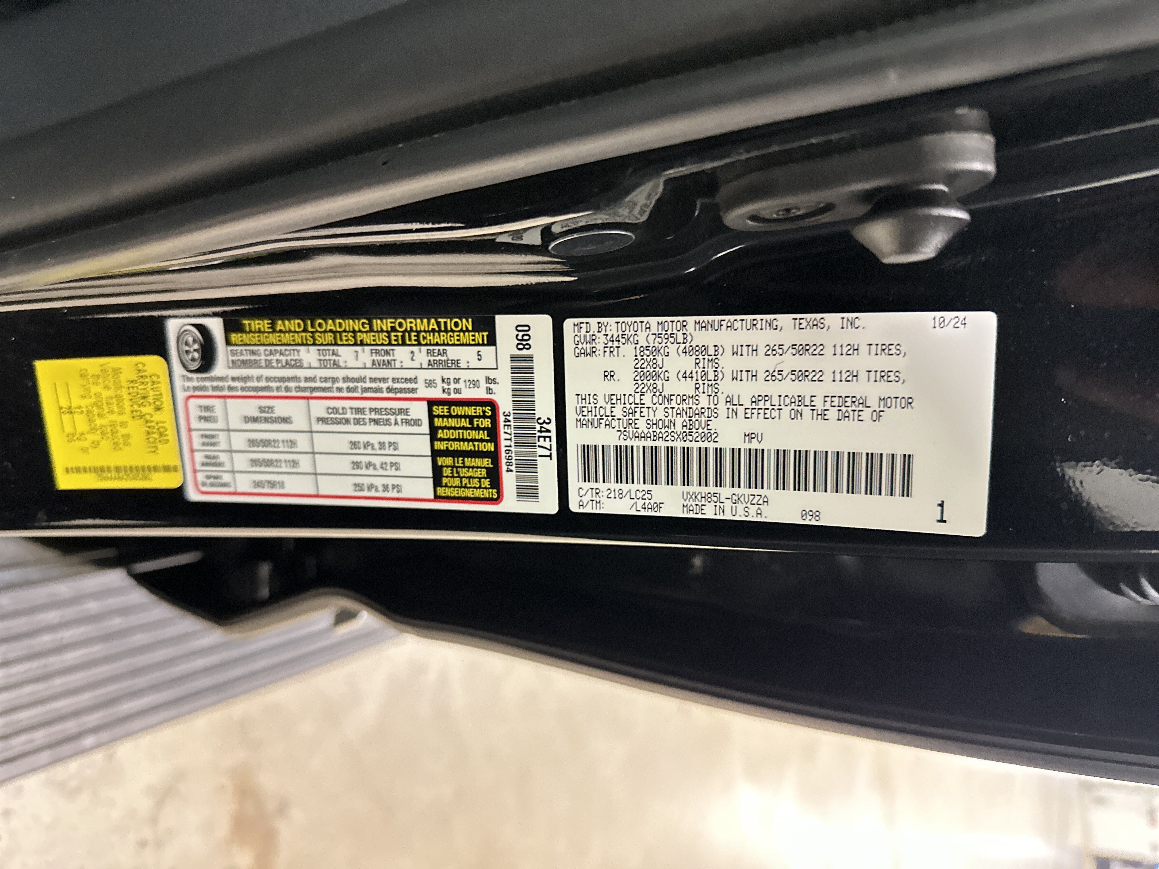 Used 2025 Toyota Sequoia Capstone AWD/4WD image 36