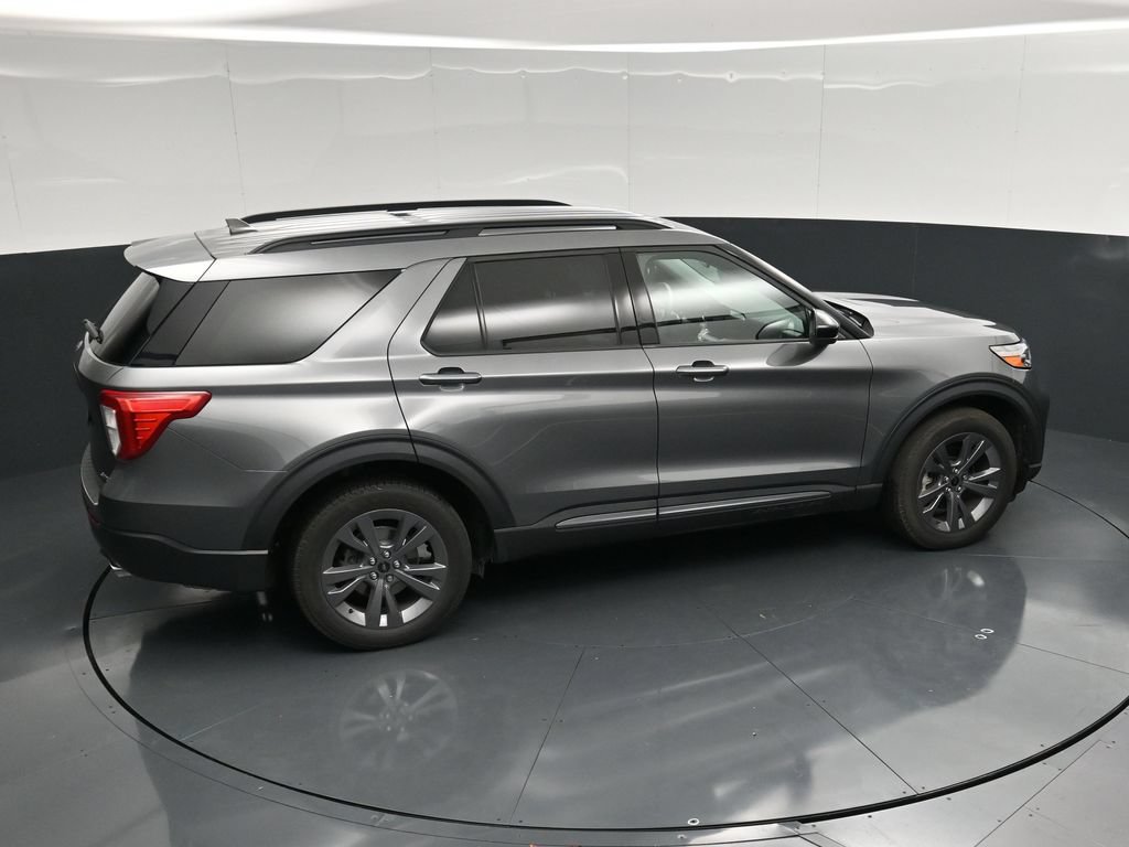Used 2023 Ford Explorer XLT w/ Equipment Group 202A AWD/4WD image 44