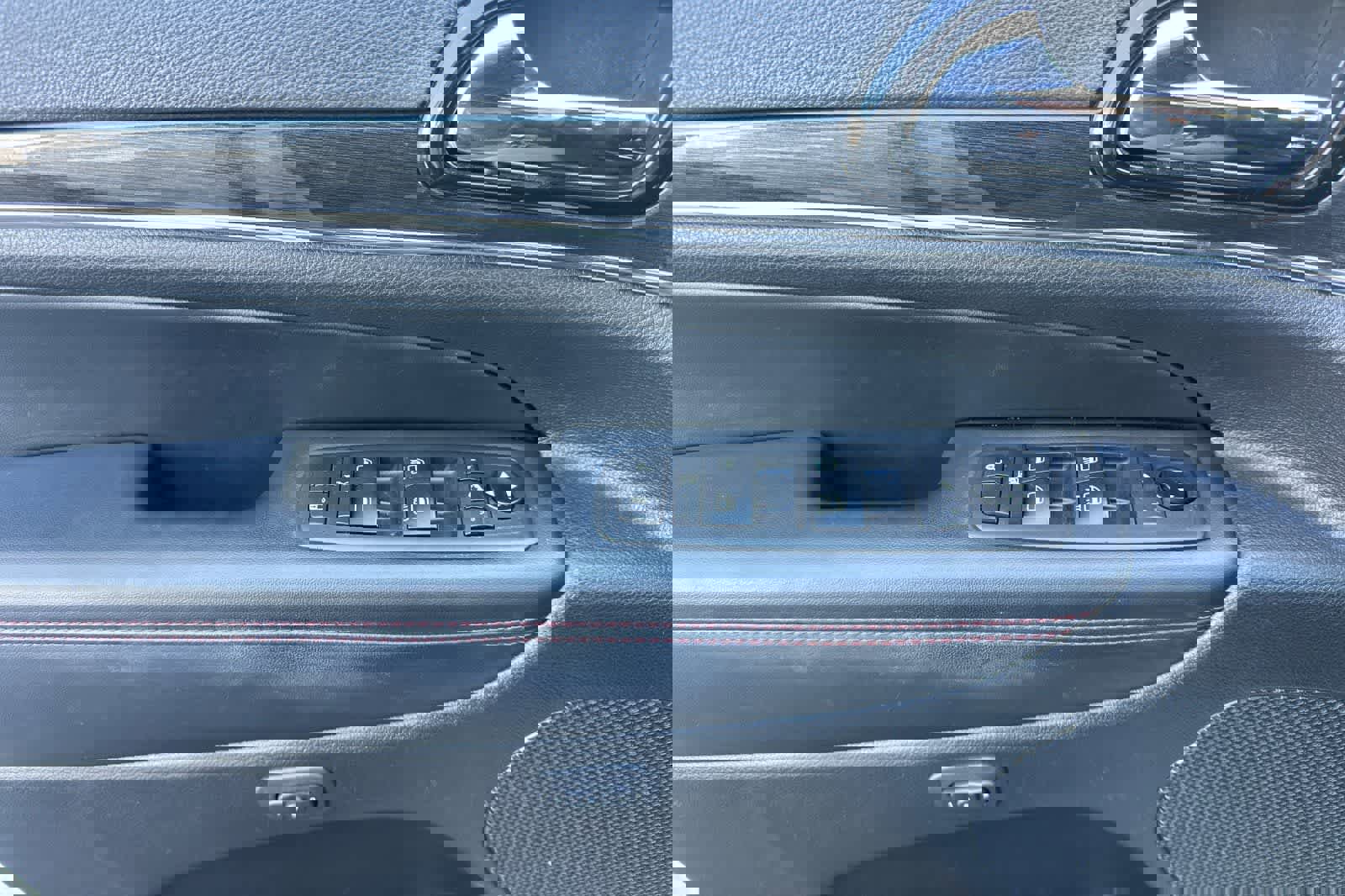 Used 2021 Jeep Grand Cherokee Trailhawk w/ Premium Lighting Group image 12