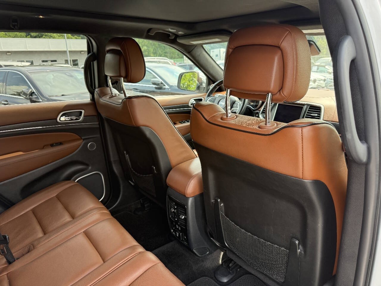 Used 2018 Jeep Grand Cherokee Summit AWD/4WD image 13